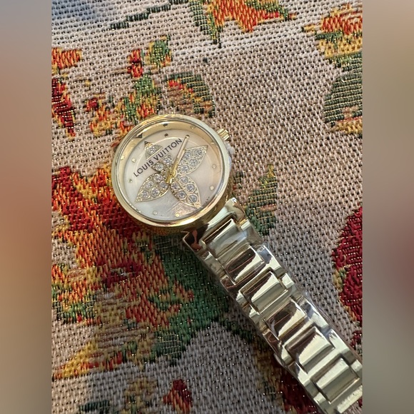 Gold-Tone Metal Watch.  DESING NOT AUTHENTIC - Picture 4 of 12